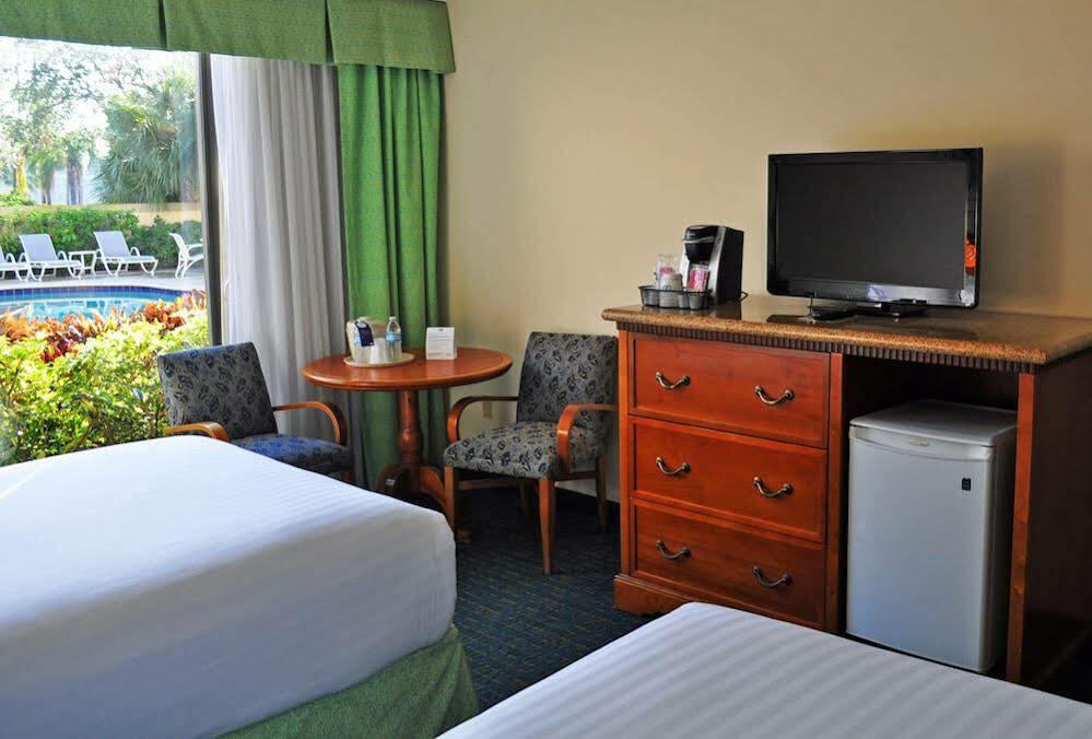 Holiday Inn Express Boca Raton - West By Ihg Ngoại thất bức ảnh